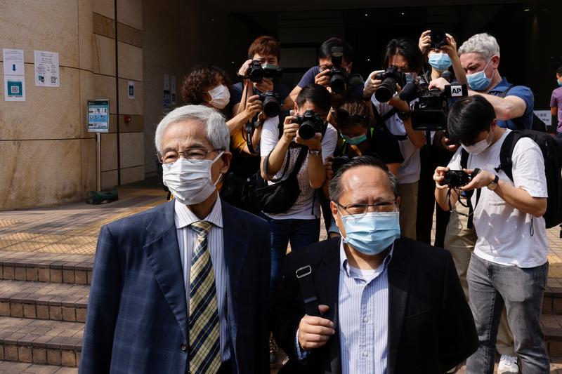 Veteranos demócratas de Hong Kong declarados culpables en un caso histórico de reunión ilegal