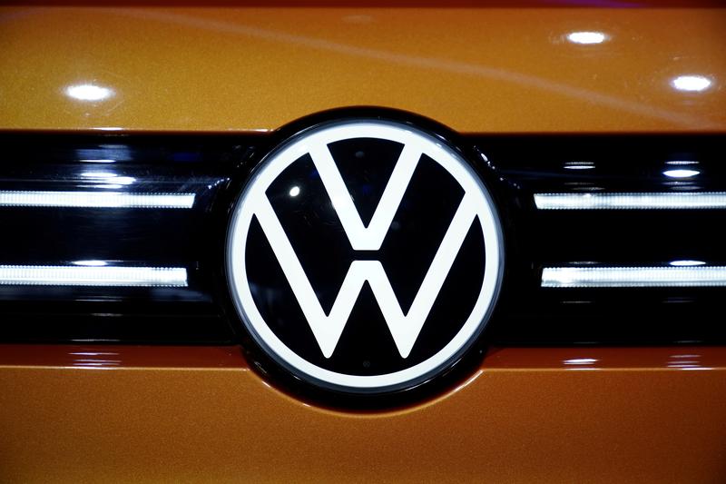 Volkswagen diseñará chips para vehículos autónomos, dice CEO