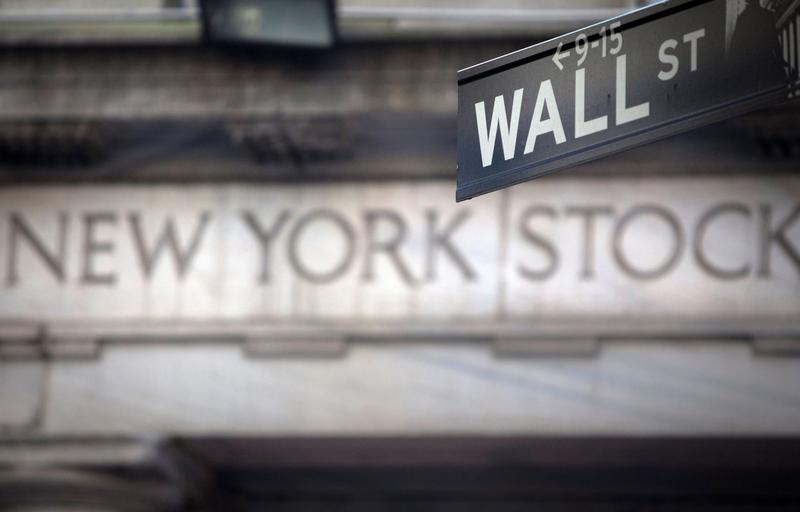 Wall Street termina a la baja mientras los inversores esperan ganancias, datos de inflación