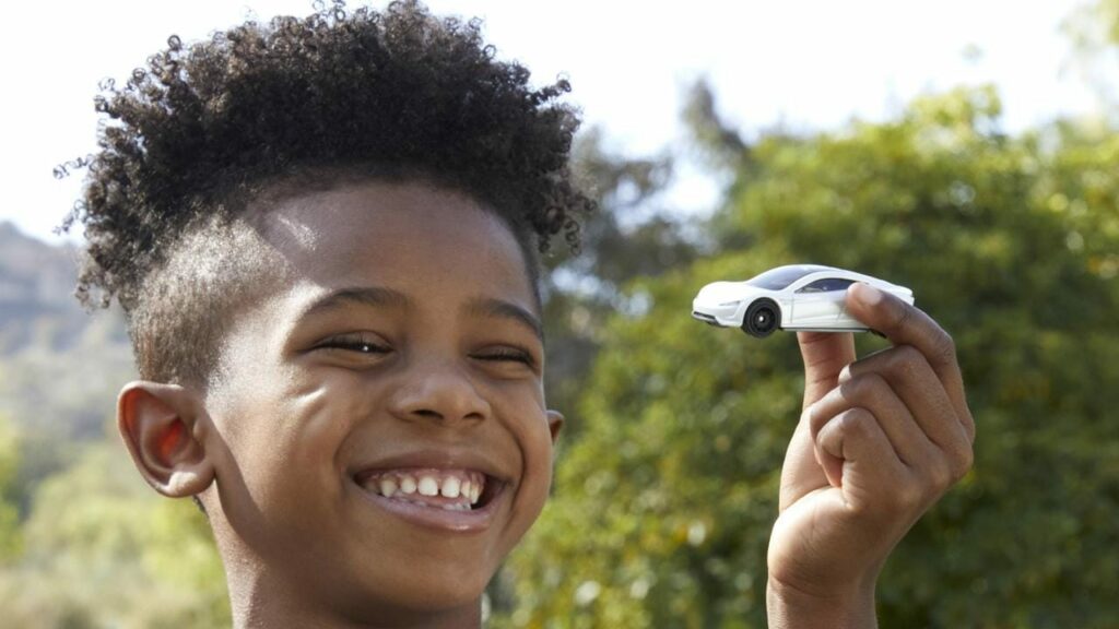 El coche Tesla Roadster Matchbox revela un nuevo futuro para sus juguetes favoritos