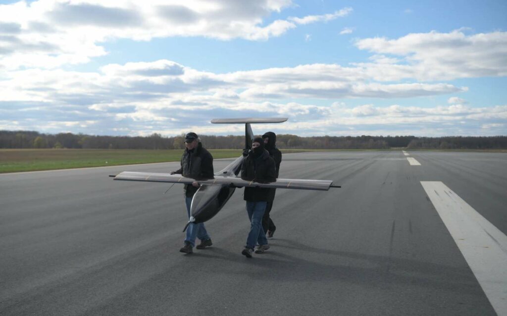 Ce drone à taille humaine pourra tenir 48 heures en l’air grâce à une motorisation électrique hybride. © US Naval Research Laboratory