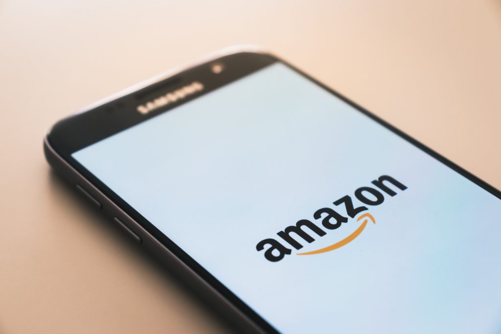 Amazon supuestamente robó datos para competir con vendedores externos