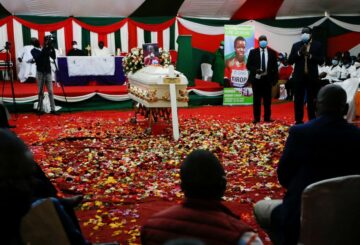 Agnes Tirop, olímpica keniana asesinada, enterrada en su pueblo natal