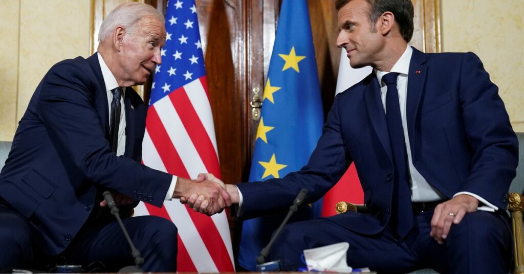 U.S. President Joe Biden meets with French President Emmanuel Macron ahead of the G20 summit in Rome, Italy, October 29, 2021. REUTERS/Kevin Lamarque