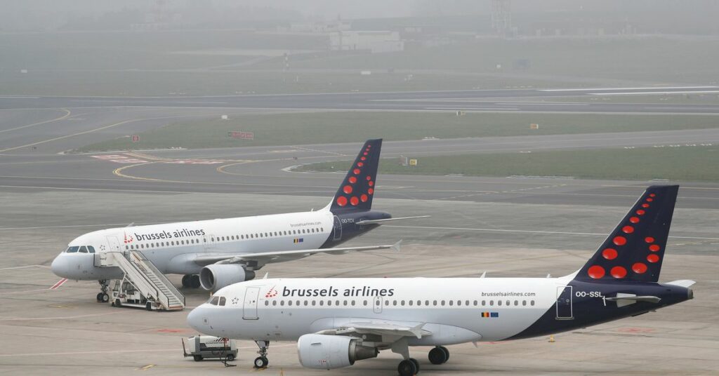 The logo of Brussels Airlines is seen at the entrance of the company headquarters, near the International airport of Zaventem in Diegem, Belgium May 12, 2020. REUTERS/Yves Herman