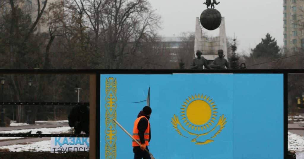 China ofrece apoyo de seguridad a Kazajstán y se opone a las "fuerzas externas"
