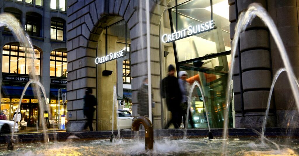 The logo of Swiss bank Credit Suisse is seen at a branch office in Zurich, Switzerland, November 3, 2021. REUTERS/Arnd WIegmann