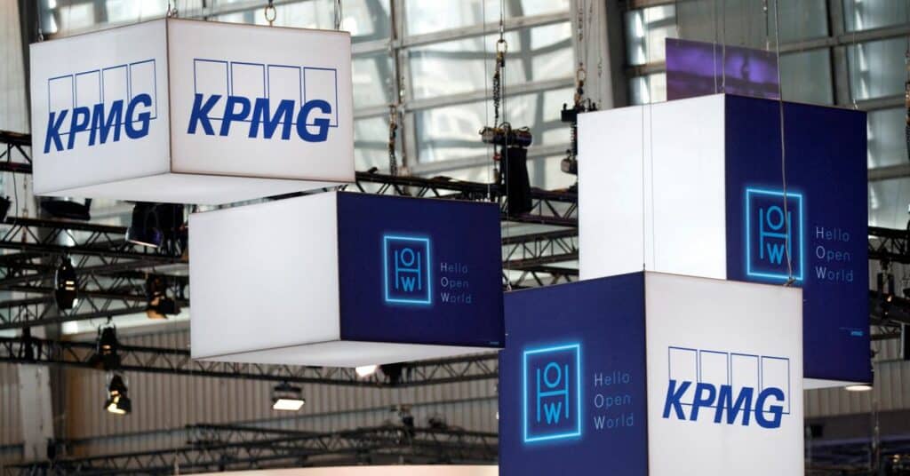 Las firmas de contabilidad KPMG y PwC se irán de Rusia
