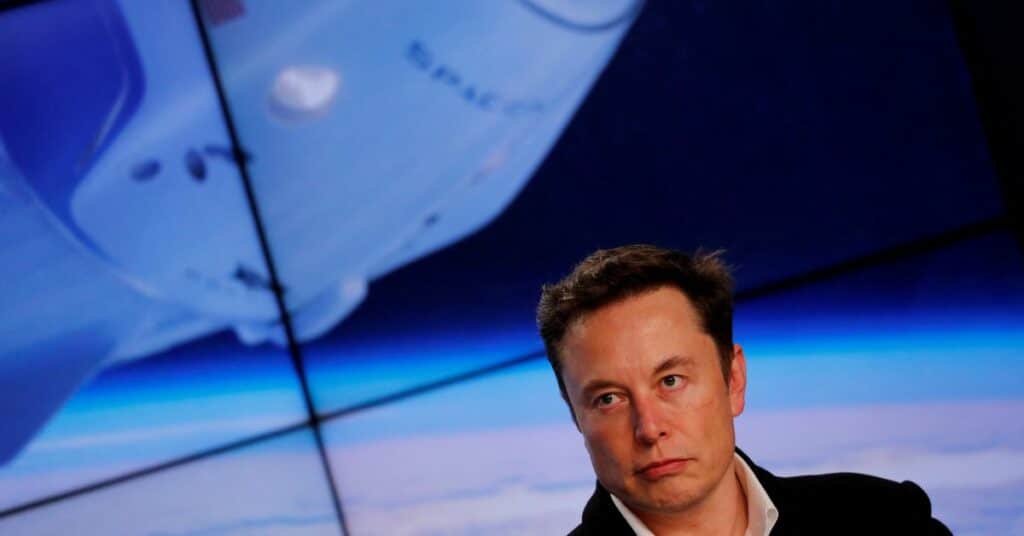 SpaceX dispara al menos cinco cartas críticas contra Elon Musk