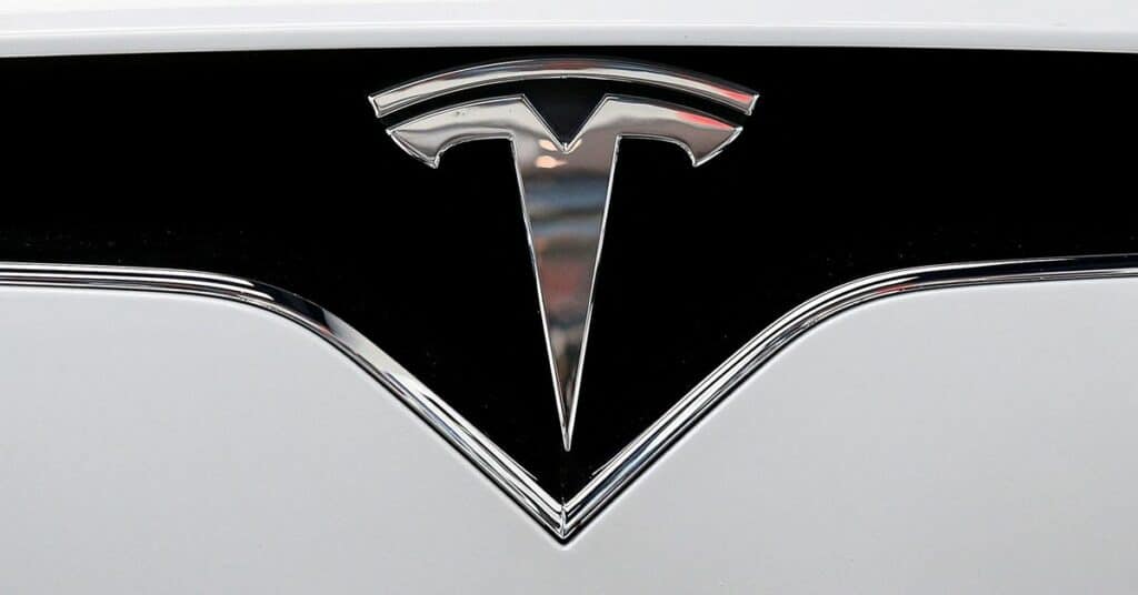 Musk dice que Tesla podría bajar los precios de los automóviles si la inflación se desacelera