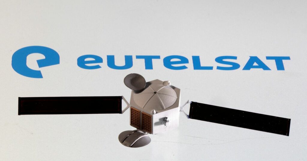 La francesa Eutelsat cierra el trato por el operador de satélites británico OneWeb -fuentes