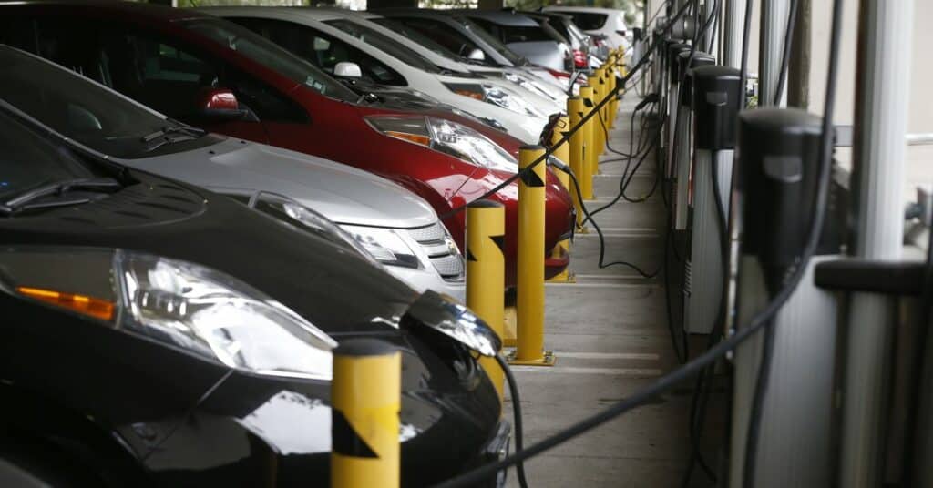 La agencia automotriz de EE. UU. no permitirá que los propietarios de vehículos eléctricos seleccionen sonidos de advertencia