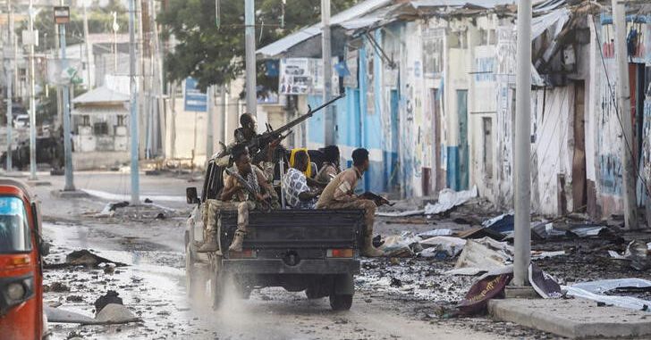 Al menos 21 muertos en asedio a hotel en Somalia, muchos rehenes liberados