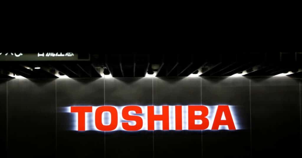 Toshiba registra una sorpresiva pérdida operativa trimestral debido al aumento de los costos