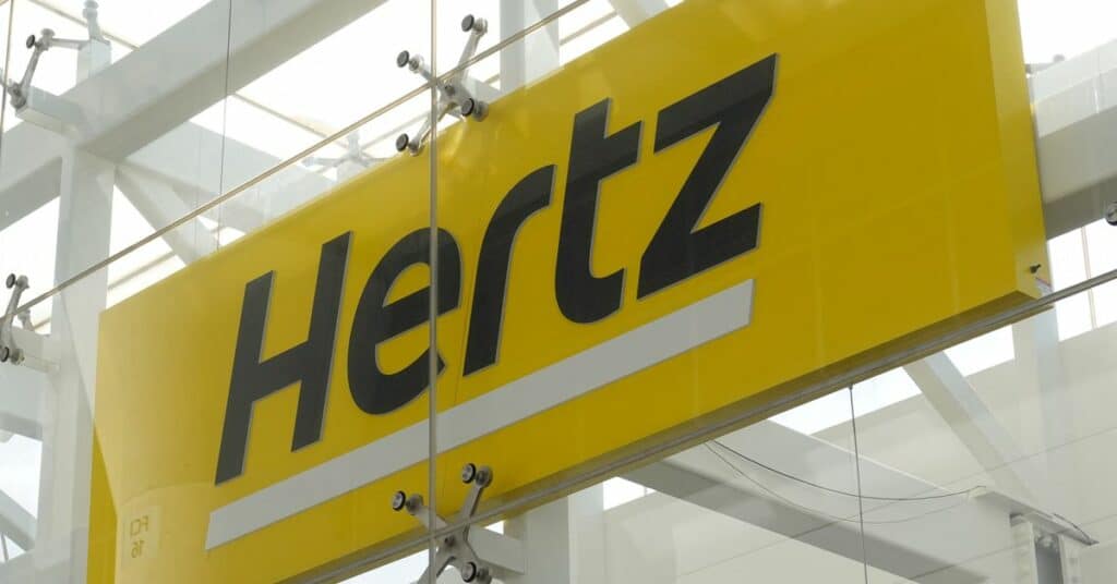 Hertz se asocia con BP para instalaciones de cargadores de vehículos eléctricos en América del Norte