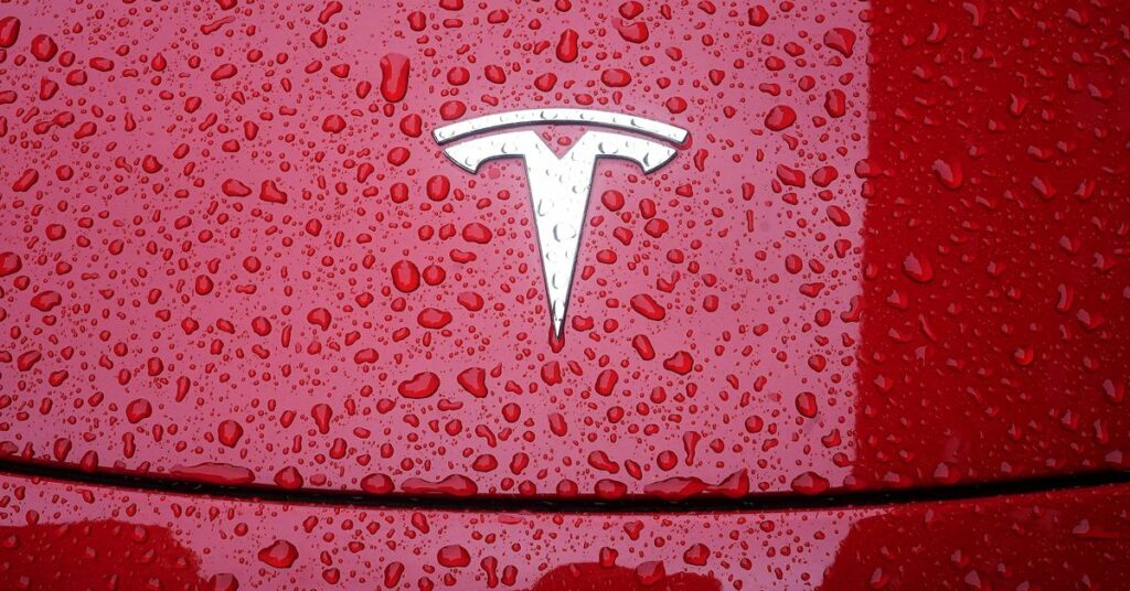 Tesla está retirando del mercado casi 1,1 millones de vehículos estadounidenses para actualizar el software de inversión de ventana