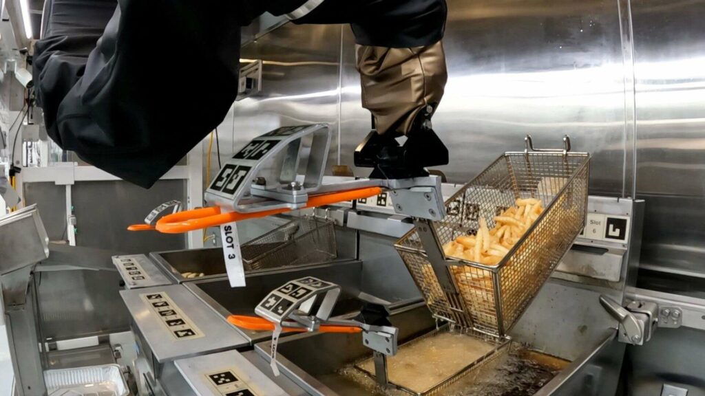 Este robot hace patatas fritas mejor que un humano