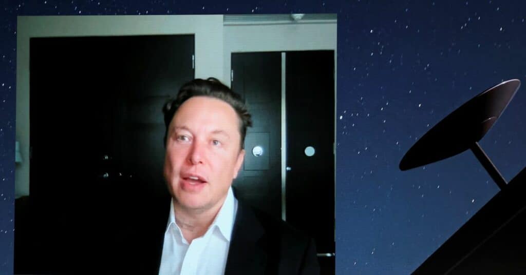 Elon Musk dice que SpaceX continuará financiando Starlink en Ucrania a pesar de la pérdida de dinero