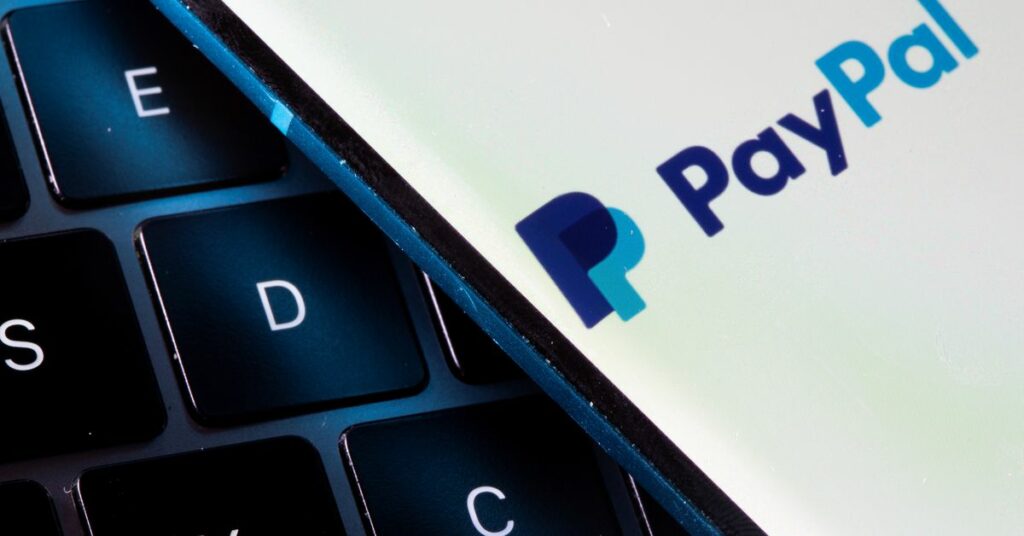 La política de reclamos de PayPal de multar a los clientes por "información errónea" fue un "error"