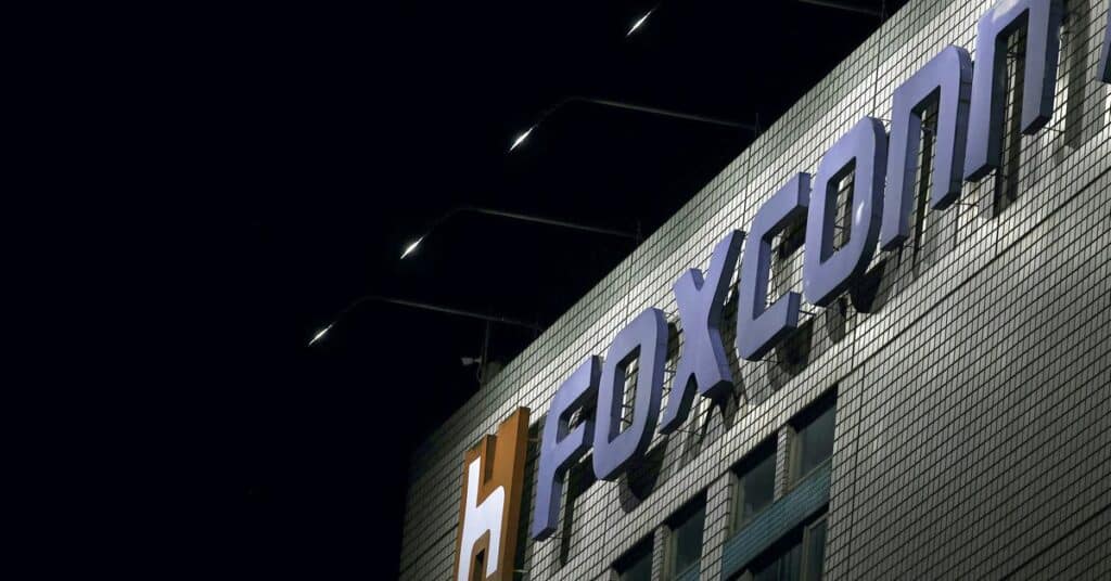 Disturbios e interrupciones en la producción en la principal planta de iPhone de Foxconn en China