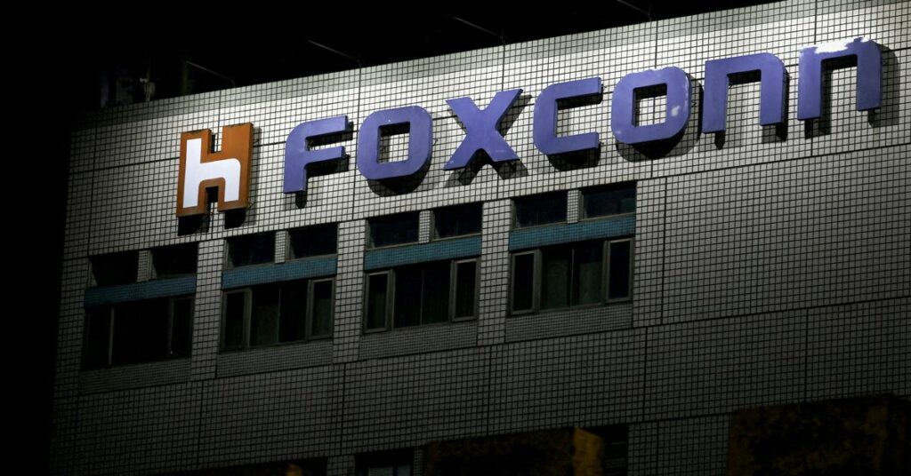 La agitación de Foxconn pone en riesgo los envíos de iPhone y pesa sobre las acciones de Apple