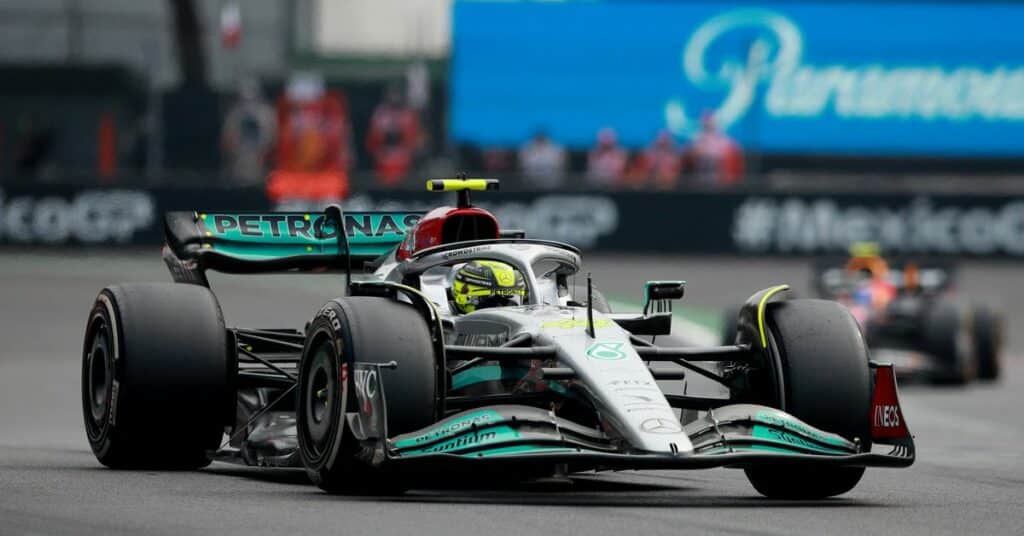 El equipo Mercedes F1 evalúa el patrocinio de FTX, la marca se mantiene por ahora