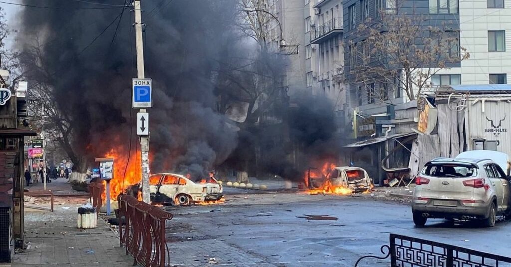 Ucrania dice ataque de Rusia mata al menos a 10;  Moscú culpa a las fuerzas pro-Kyiv