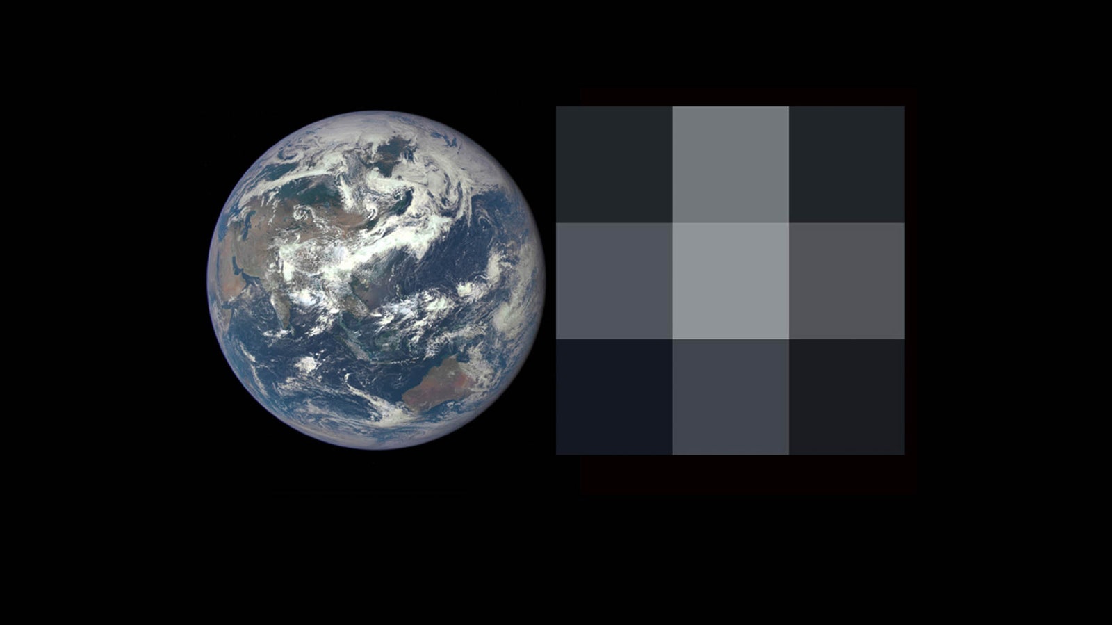 Una imagen de la Tierra junto a la misma imagen degradada a una resolución de 3x3 píxeles