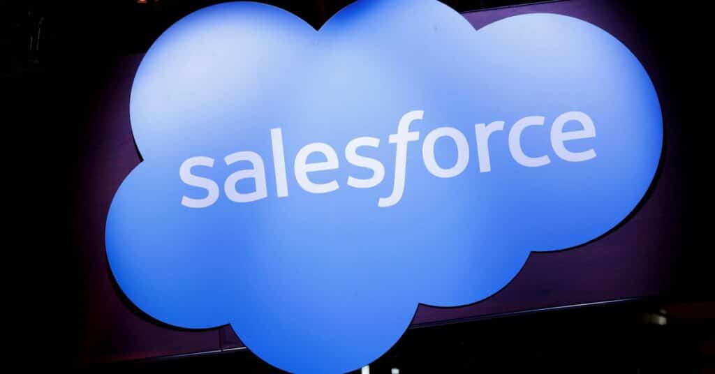 Salesforce, el inversionista activista Elliott en conversaciones para finalizar el desafío de la junta