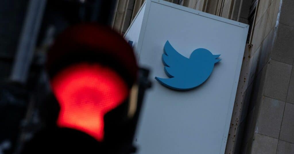 Twitter despide al 10% de su fuerza laboral actual - NYT