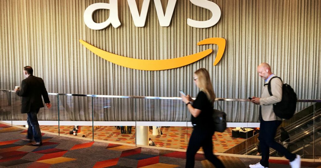 Amazon intensifica la competencia de IA contra Microsoft y Google con nuevas herramientas en la nube
