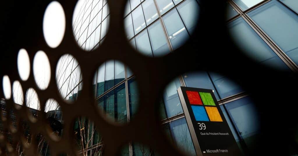 Superando las predicciones de Microsoft, las acciones suben un 8% a medida que las ventas impulsan la IA