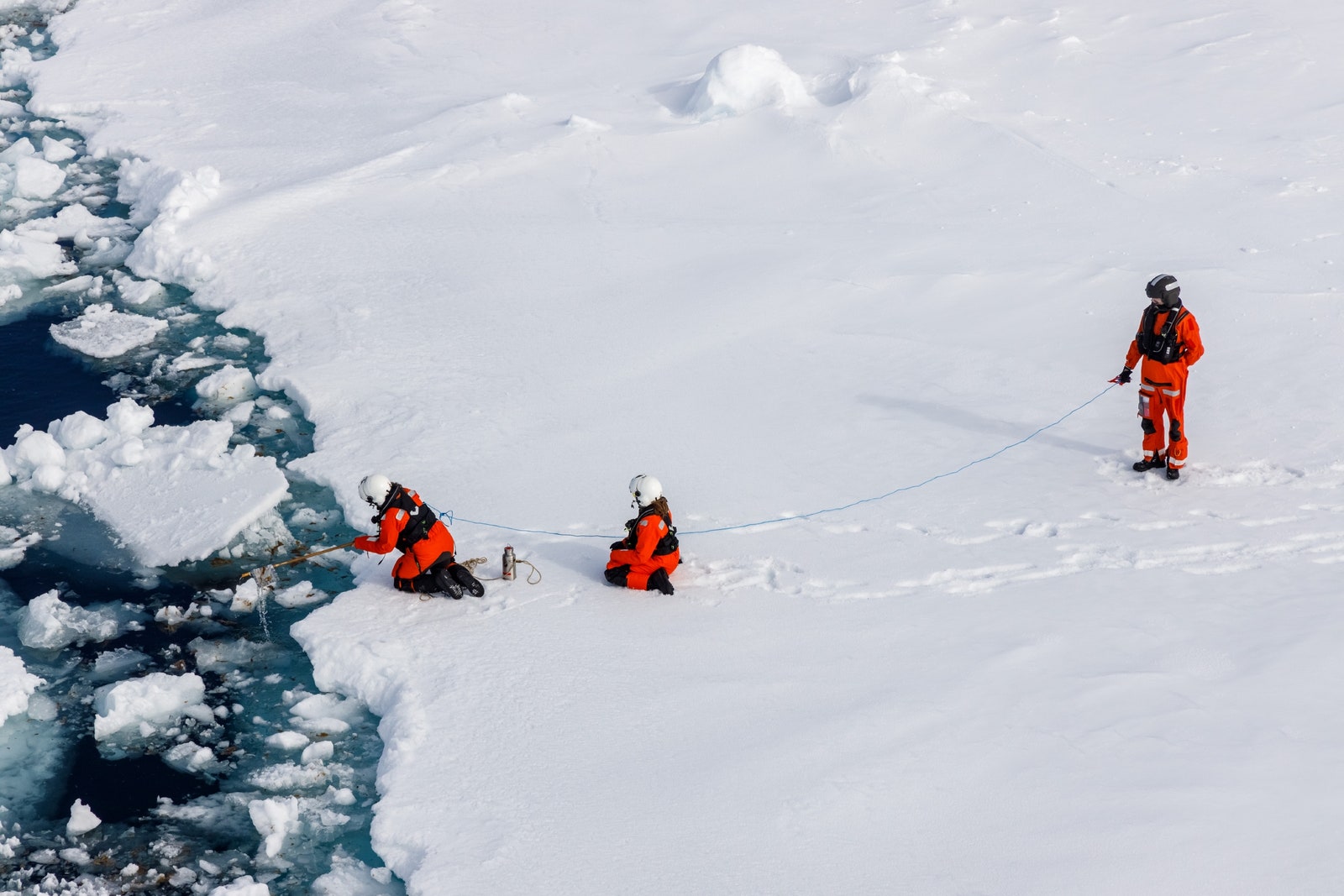investigadores en el ártico