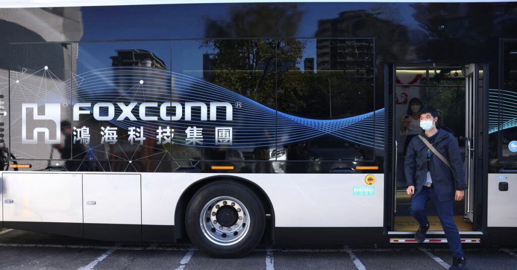 Foxconn planea invertir $800 millones en el sur de Taiwán